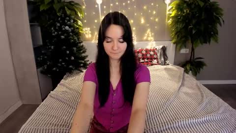 Violette online show from December 2025 09:44:01 PM