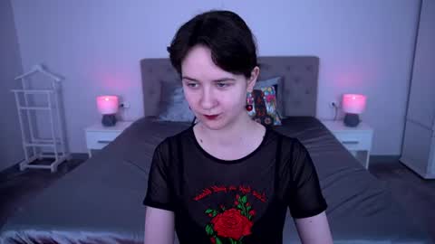 Snapshot of berrydiva chatting on June 2026 01:12:01 PM Violette online show from June 2026 01:12:01 PM