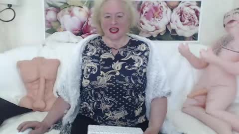 Snapshot of berryshickx chatting on May 2026 10:08:02 AM BerryShickX online show from May 2026 10:08:02 AM