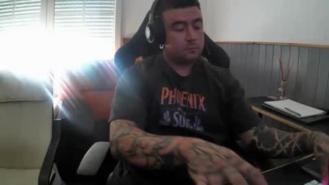 berto3389 online show from June 2026 05:35:01 PM