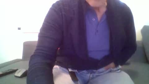 Snapshot of besi620901 chatting on February 2026 03:34:02 PM besi620901 online show from February 2026 03:34:02 PM