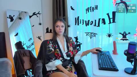 Alice online show from October 2025 12:49:02 AM