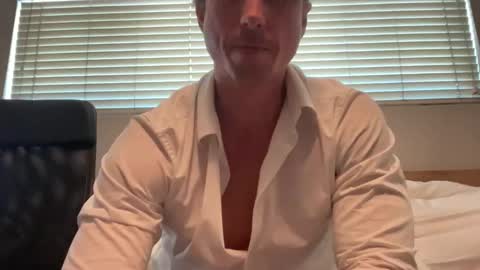 Bestcoast3579 online show from December 2025 06:13:02 PM