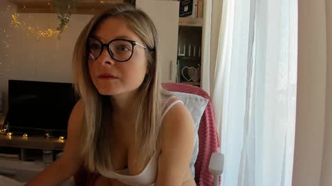 Vicky   online show from December 2024 08:03:02 AM