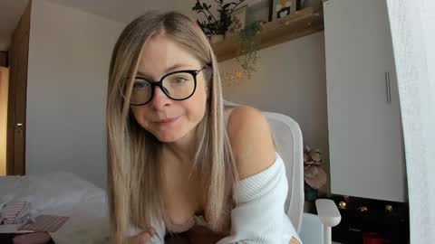 Vicky   online show from October 2025 07:19:02 AM