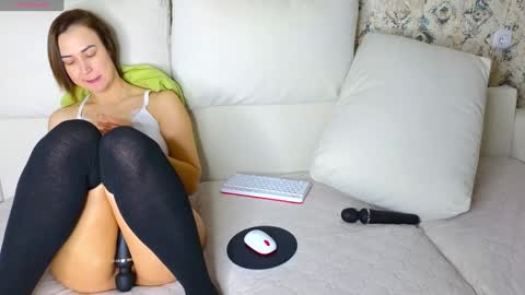 Snapshot of bestgirls2021 chatting on February 2025 05:09:02 AM Hellen and Natali online show from February 2025 05:09:02 AM