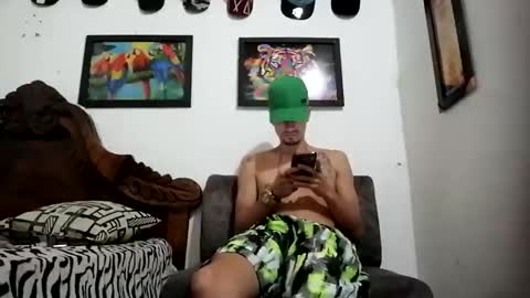 Snapshot of bestia_salvaje chatting on January 2025 10:51:02 PM Andres online show from January 2025 10:51:02 PM