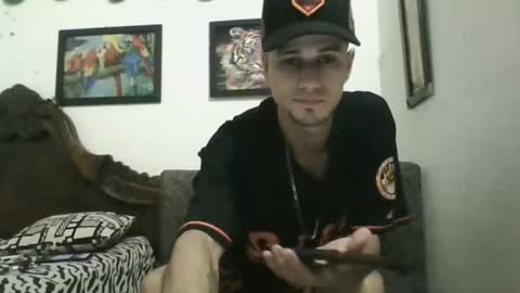 Snapshot of bestia_salvaje chatting on February 2025 10:39:01 PM Andres online show from February 2025 10:39:01 PM