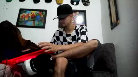 Snapshot of bestia_salvaje chatting on February 2025 09:02:01 PM Andres online show from February 2025 09:02:01 PM