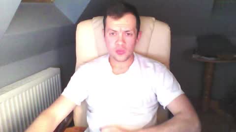 bestworld_ online show from November 2025 05:15:02 PM