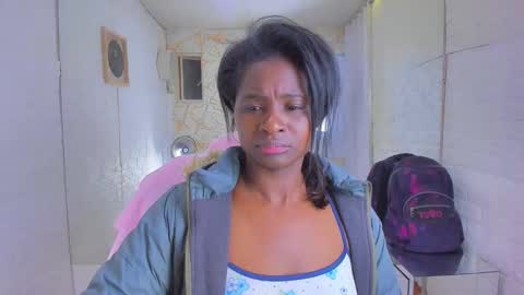 Snapshot of betany_grey chatting on February 2026 04:08:02 AM Betaby grey online show from February 2026 04:08:02 AM