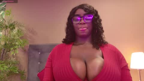 Snapshot of betsybennet chatting on November 2025 12:51:01 PM BETSY online show from November 2025 12:51:01 PM