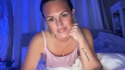 Snapshot of betterconvobesttime chatting on December 2025 05:13:01 AM Best Time and Even better Convo online show from December 2025 05:13:01 AM