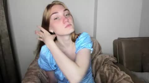 Snapshot of betty_witchy chatting on July 2026 04:05:02 AM Dory make me happier online show from July 2026 04:05:02 AM