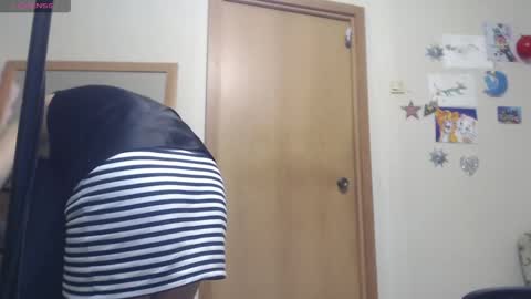 Snapshot of bettyburns chatting on February 2025 07:05:02 PM Betty online show from February 2025 07:05:02 PM