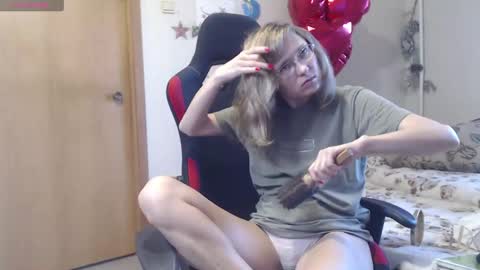 Snapshot of bettyburns chatting on March 2025 05:44:02 AM Betty online show from March 2025 05:44:02 AM