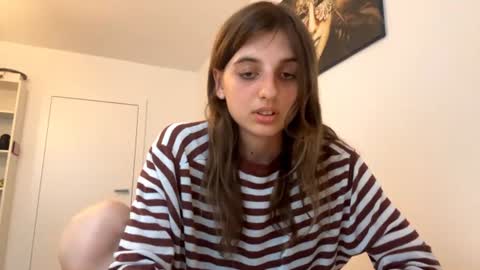 Snapshot of beulahweikert chatting on July 2026 05:41:02 PM Lina online show from July 2026 05:41:02 PM