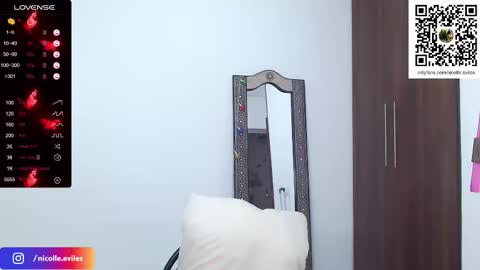 Nicolle Aviles online show from February 2025 11:01:01 PM