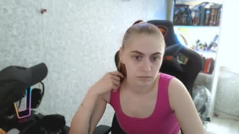 beverly_yay online show from April 2026 01:09:02 PM