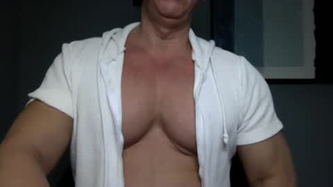 BGDKMUSCLEGUY - SELECTED BY CHATURBATE AS A TOP BROADCASTER FOR 2023 online show from February 2025 03:38:01 PM