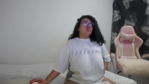 Snapshot of bianca_boobs chatting on October 2025 09:17:01 AM Bianca Tuesday to Sunday from 2am to 6am UTC-5 online show from October 2025 09:17:01 AM