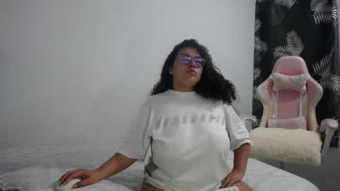 Bianca Tuesday to Sunday from 2am to 6am UTC-5 online show from February 2026 09:19:02 AM