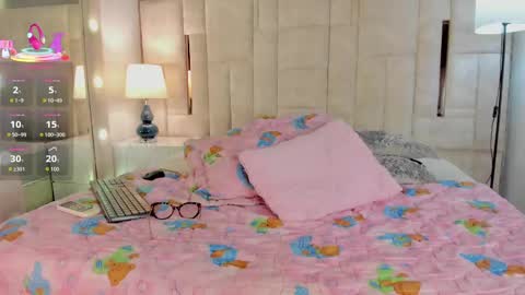  .. Bianca  .. online show from October 2025 09:11:01 PM