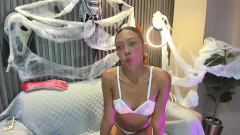 biancaa__18 online show from October 2025 12:19:02 PM