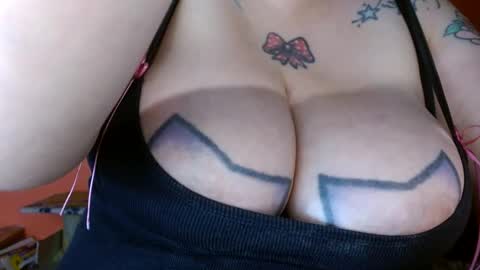 Snapshot of bianka_star_ chatting on December 2024 10:30:02 PM bianca online show from December 2024 10:30:02 PM