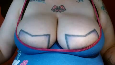 Snapshot of bianka_star_ chatting on January 2025 10:27:01 PM bianca online show from January 2025 10:27:01 PM