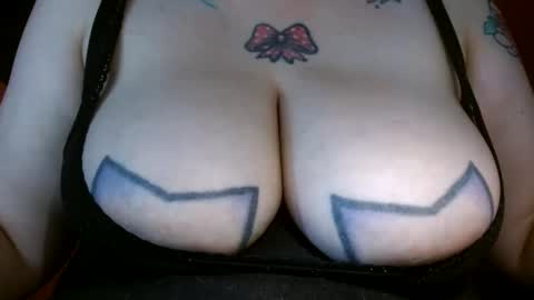 Snapshot of bianka_star_ chatting on February 2025 02:02:01 PM bianca online show from February 2025 02:02:01 PM