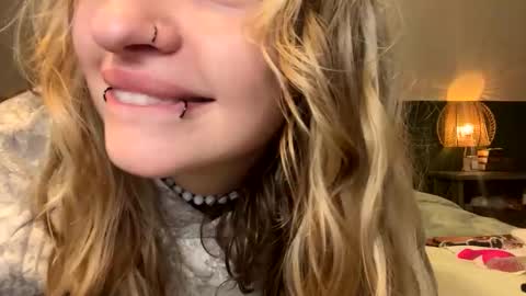 Ellie  online show from March 2026 09:43:01 PM