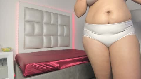 Snapshot of bibiana_js_ chatting on November 2025 12:04:02 PM bibiana_js_ online show from November 2025 12:04:02 PM