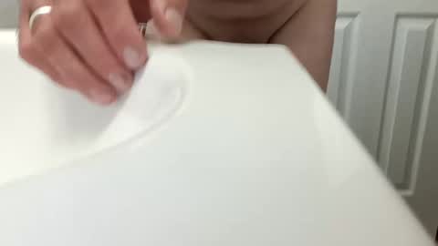 Snapshot of bibottom68942 chatting on October 2025 08:33:01 AM bibottom68942 online show from October 2025 08:33:01 AM