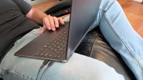 Snapshot of bicuriouspanties chatting on September 2025 04:18:01 PM Bicuriouspanties online show from September 2025 04:18:01 PM