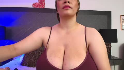 Snapshot of big_tits_in_your_face chatting on January 2025 08:44:01 PM Tell me Sophia  online show from January 2025 08:44:01 PM
