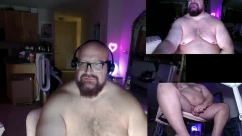 Snapshot of bigbear4cuddles chatting on April 2026 03:02:01 AM BigBear4Cuddles online show from April 2026 03:02:01 AM