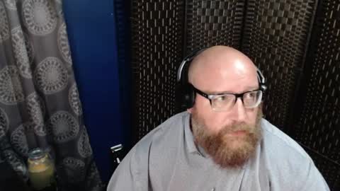 Snapshot of bigbear4cuddles chatting on June 2026 02:09:02 AM BigBear4Cuddles online show from June 2026 02:09:02 AM