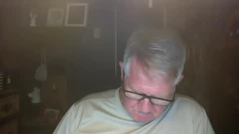 Snapshot of bigbeerdrinker1 chatting on October 2025 05:06:01 AM bigbeerdrinker online show from October 2025 05:06:01 AM