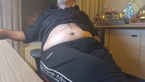 bigbibear88 online show from December 2024 07:44:01 PM