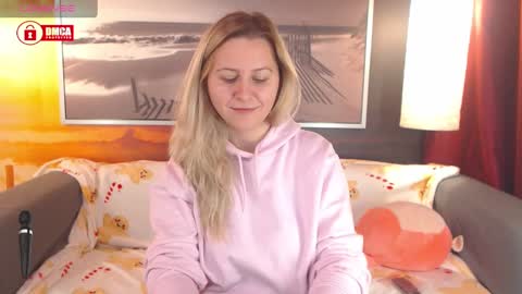 Snapshot of bigboobsarri chatting on December 2024 12:48:02 AM BigBoobsArri online show from December 2024 12:48:02 AM