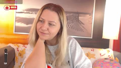 Snapshot of bigboobsarri chatting on January 2025 09:26:01 AM BigBoobsArri online show from January 2025 09:26:01 AM