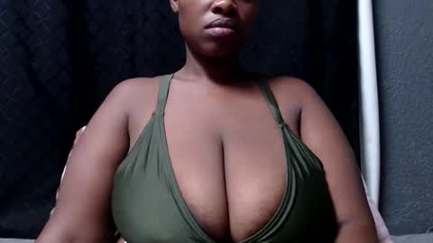 Snapshot of bigboobsbitchx chatting on June 2026 04:52:02 PM bigboobsbitchx online show from June 2026 04:52:02 PM