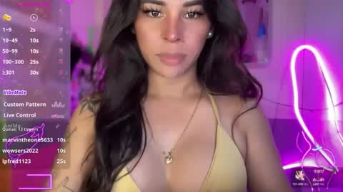 Snapshot of bigcockamanda23 chatting on October 2025 04:22:01 AM queen amanda online show from October 2025 04:22:01 AM