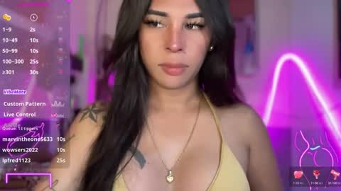 Snapshot of bigcockamanda23 chatting on October 2025 02:34:01 AM queen amanda online show from October 2025 02:34:01 AM