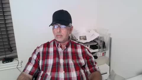 Snapshot of bigdylan17 chatting on November 2025 03:06:02 AM Dylan 56 Taleah 53 online show from November 2025 03:06:02 AM