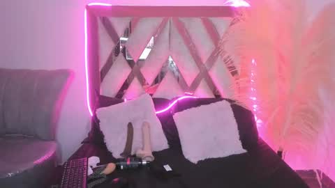 Lucy and Fred online show from February 2025 02:18:01 AM