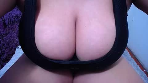  Sunny   online show from October 2025 09:37:01 PM