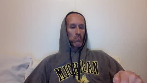 Snapshot of bighugemouthful chatting on September 2025 04:46:02 AM Chaz online show from September 2025 04:46:02 AM