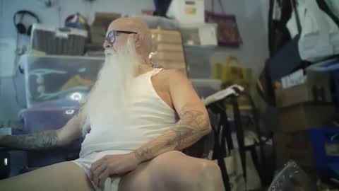 Snapshot of bigjeff01 chatting on December 2025 06:12:02 PM bigjeff01 online show from December 2025 06:12:02 PM